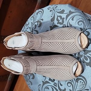 Earth Sandal booties, tan suede, size 8